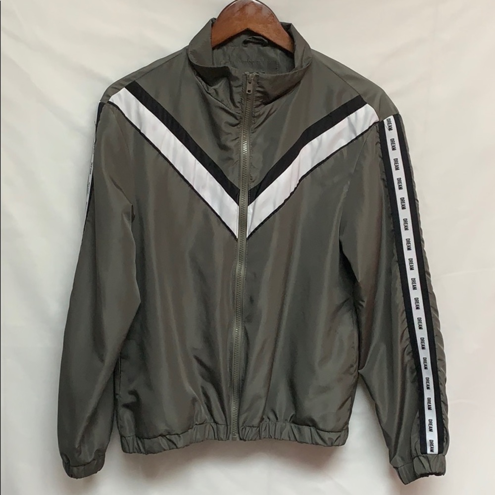 Windbreaker - Picture 2 of 3